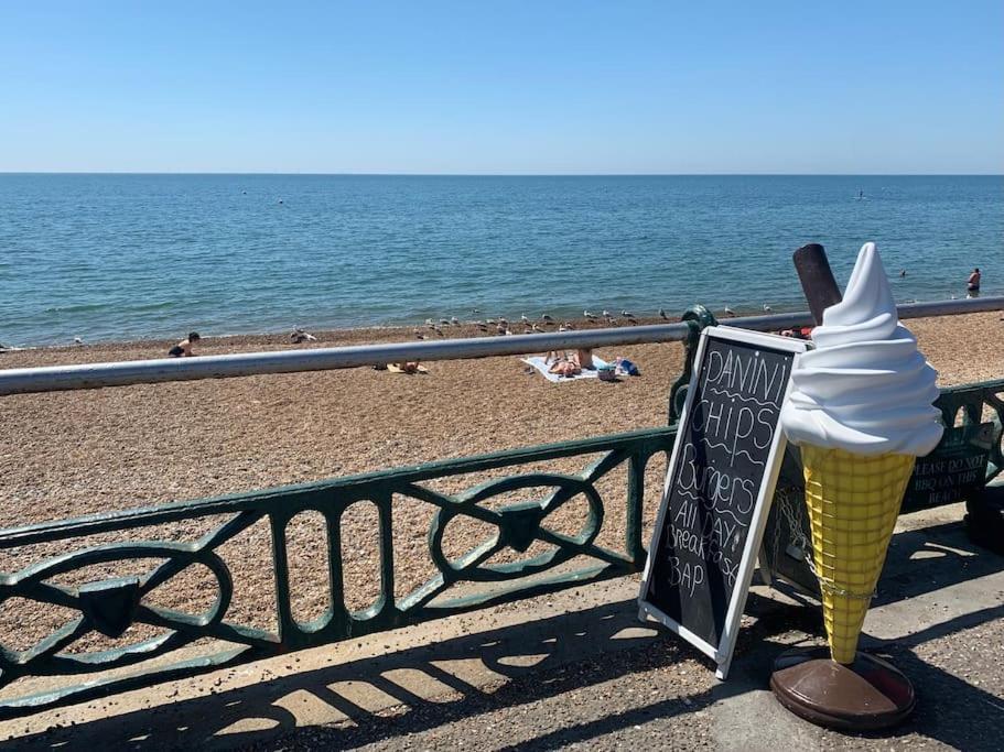 Lovely 4 Bedroom Home, Stones Throw From The Beach Hove Buitenkant foto